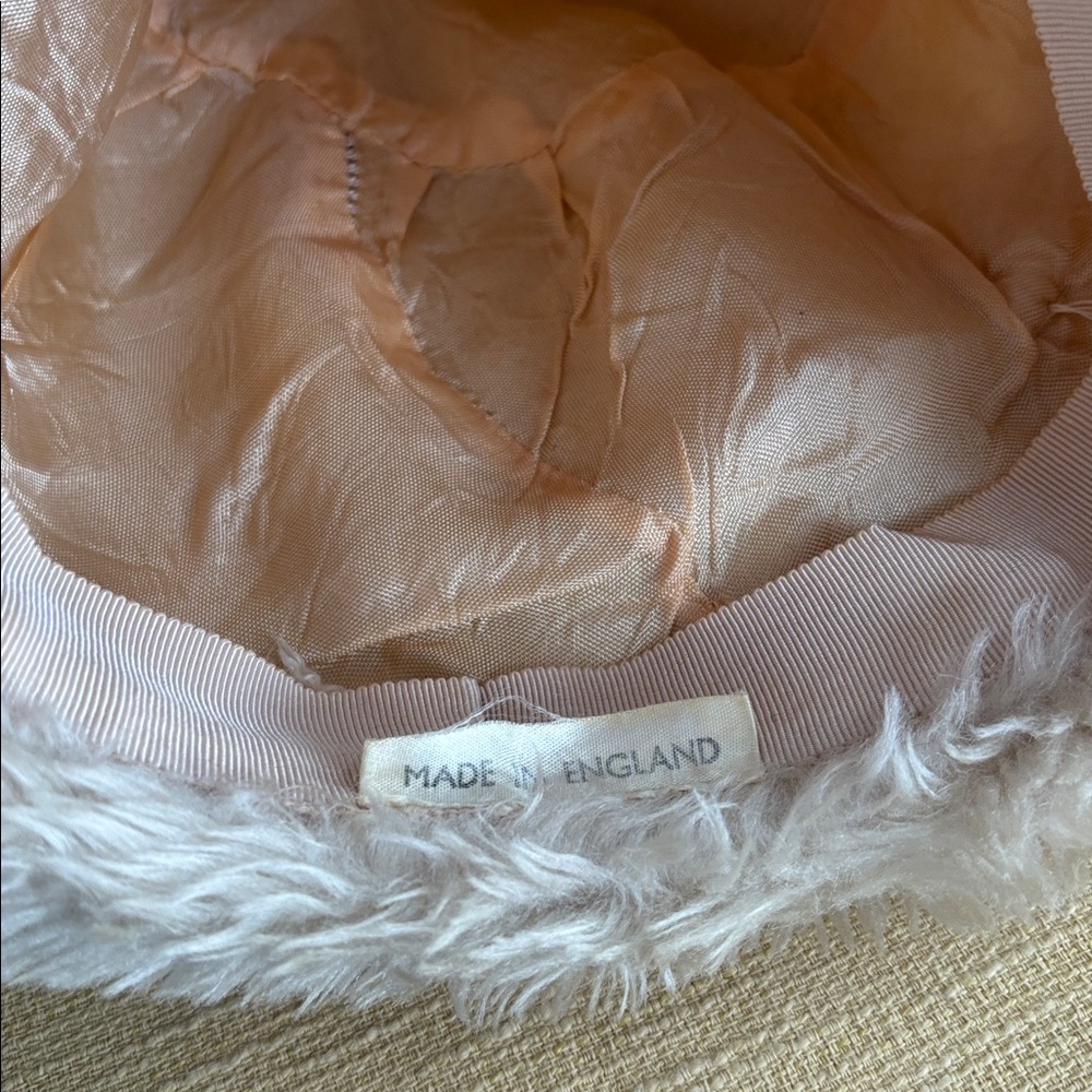 Vintage England Beige Faux Fur Cloche Bucket Hat - Picture 4 of 5